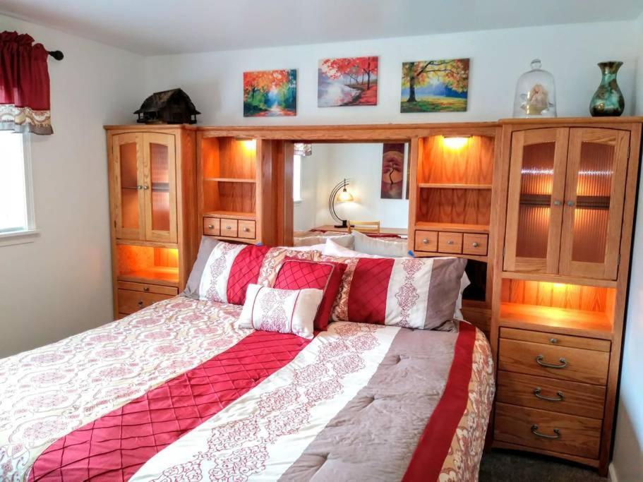 Sauna & Steam Larch Avenue Getaway Villa Port Angeles Esterno foto