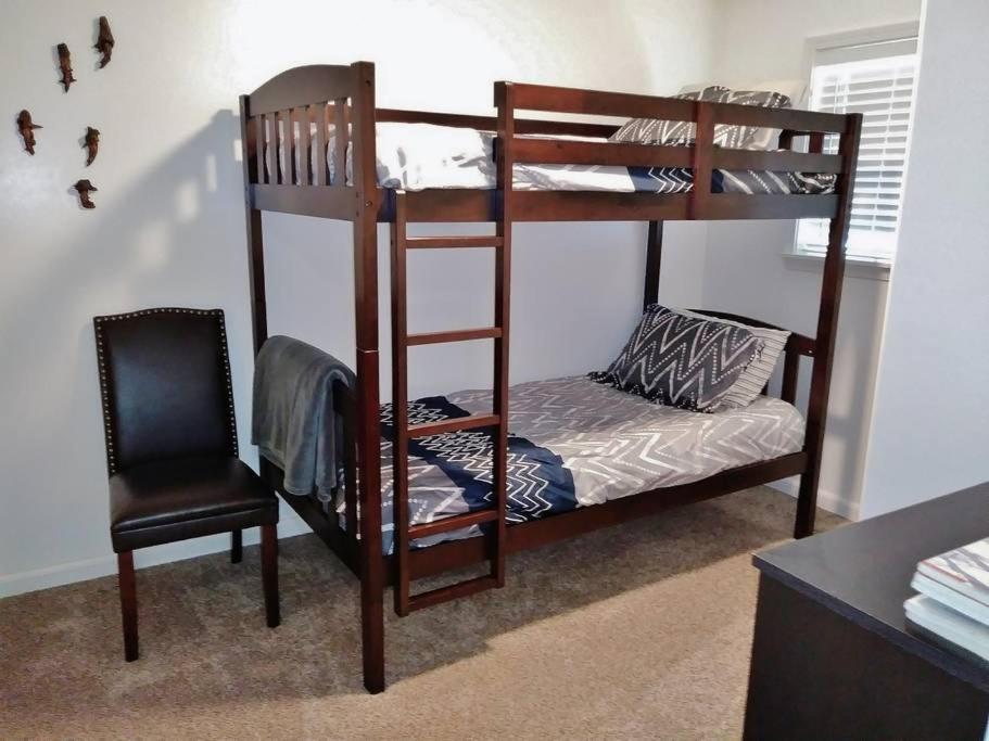 Sauna & Steam Larch Avenue Getaway Villa Port Angeles Esterno foto